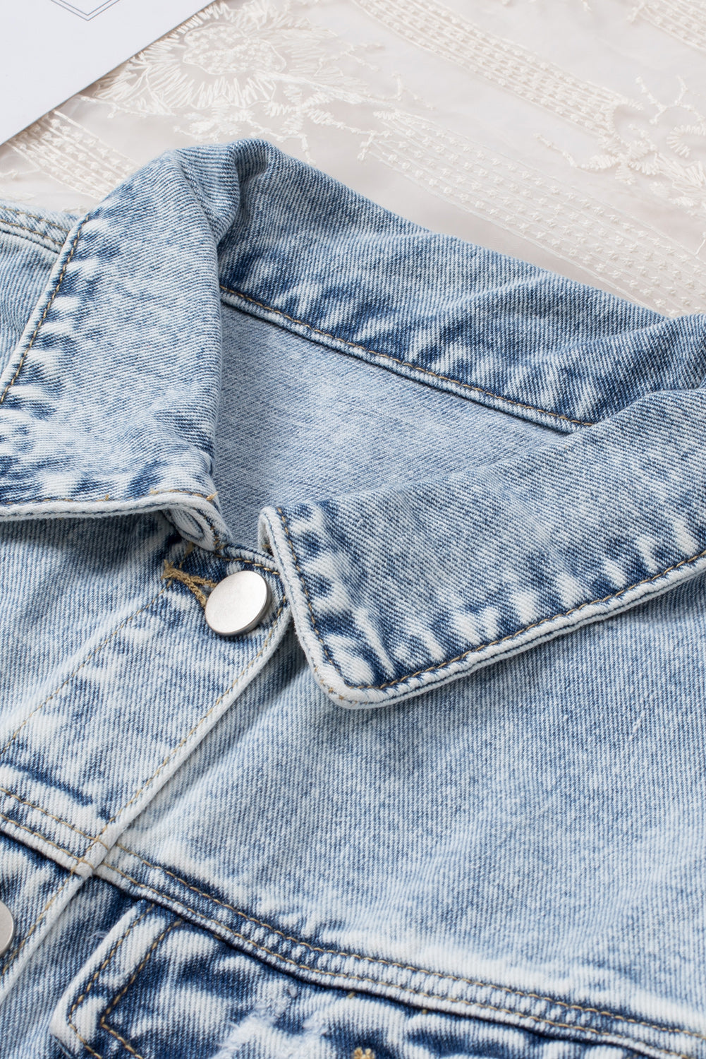 White Lapel Distressed Raw Hem Buttons Denim Jacket